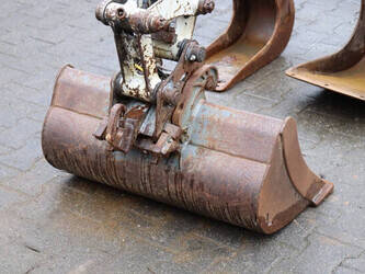 2011-takeuchi-tb219-1427223-45715924