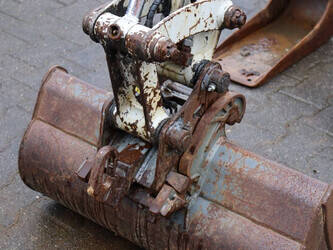 2011-takeuchi-tb219-1427223-45715925