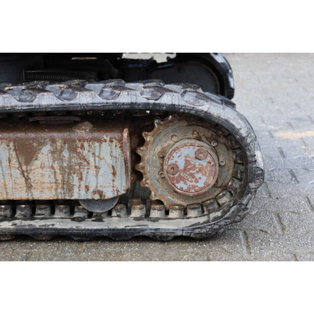 2011 تاكوتشي TB219-45715929