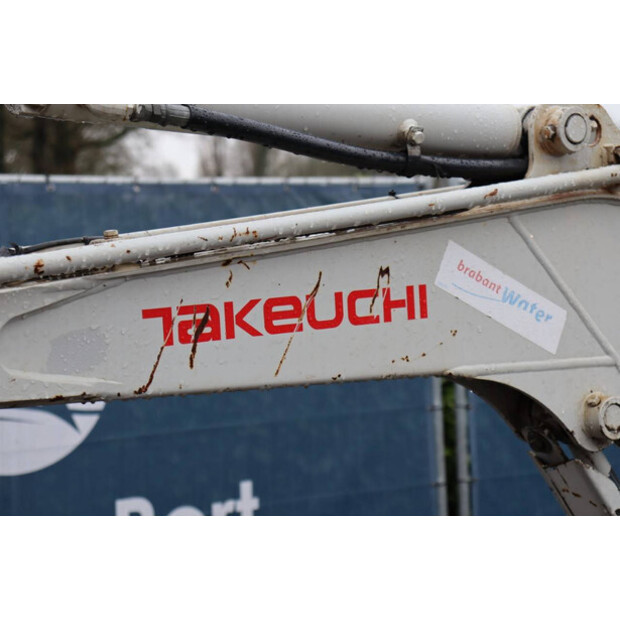 2011 تاكوتشي TB219-45715931