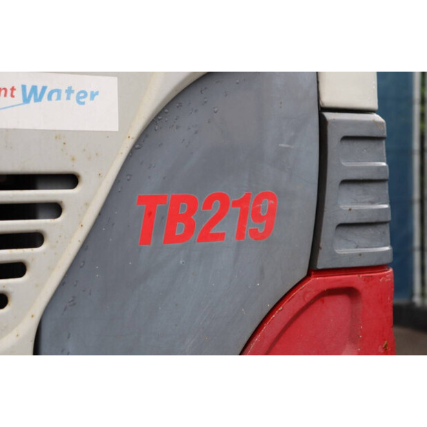 2011 تاكوتشي TB219-45715932