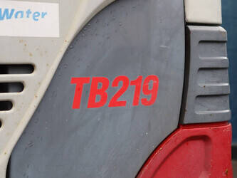 2011-takeuchi-tb219-1427223-45715932