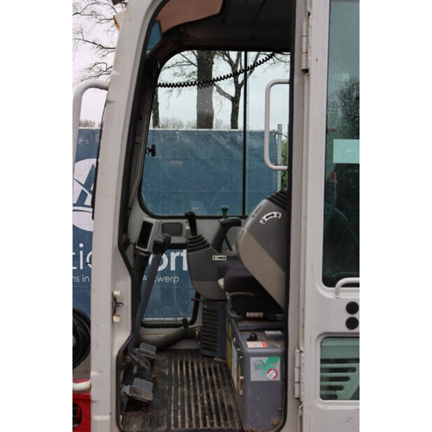 2011 تاكوتشي TB219-45715941