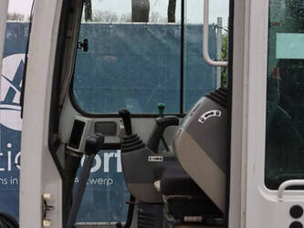 2011-takeuchi-tb219-1427223-45715941