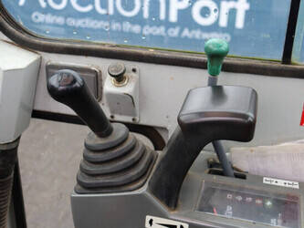 2011-takeuchi-tb219-1427223-45715949