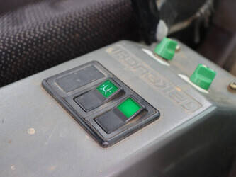 2011-takeuchi-tb219-1427223-45715951