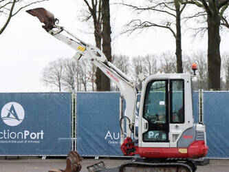 2011-takeuchi-tb219-1427223-45715955