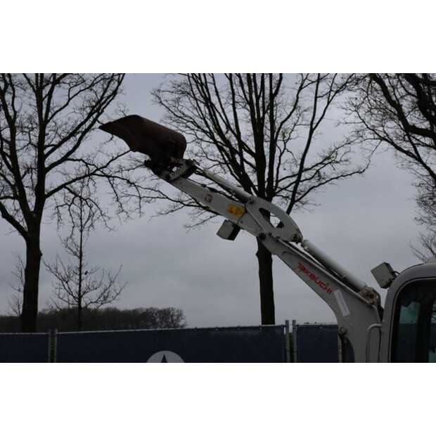 2011 تاكوتشي TB219-45715956