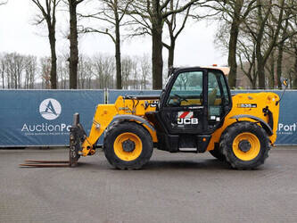 صورة ل رافعة شوكية تلسكوبية 2014 جيه سي بي 535-95 للبيع في بولندا