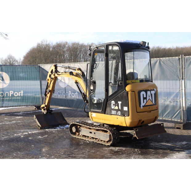 2018 Caterpillar 301.7D-45716476