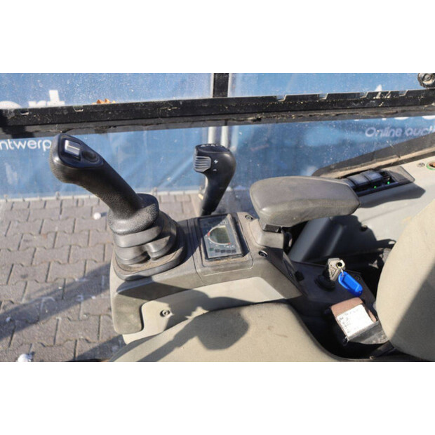 2018 Caterpillar 301.7D-45716498