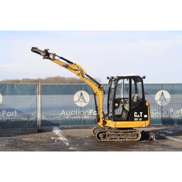 2018 Caterpillar 301.7D-45716513