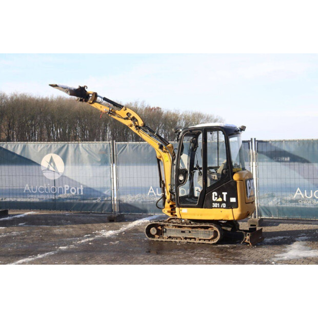 2018 Caterpillar 301.7D-45716515