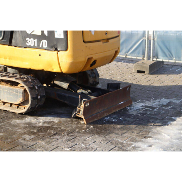 2018 Caterpillar 301.7D-45716517