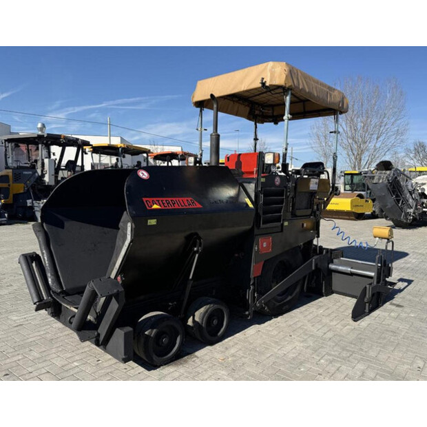 2011 كاتربيلر AP300-45716804