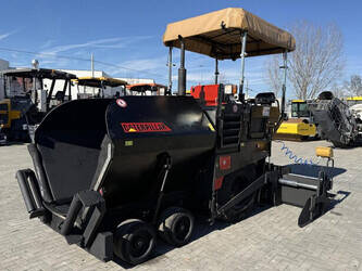 صورة ل معدات البناء 2011 كاتربيلر AP300 للبيع في إيطاليا