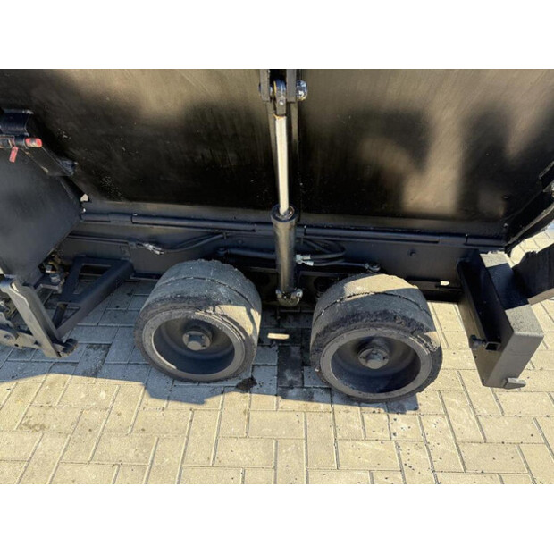 2011 كاتربيلر AP300-45716829