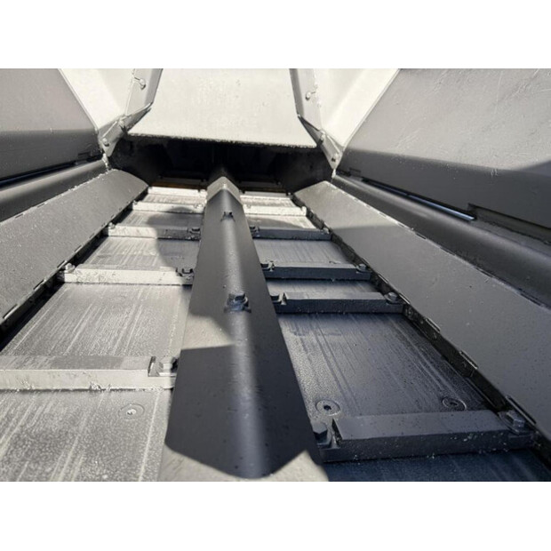 2011 كاتربيلر AP300-45716837