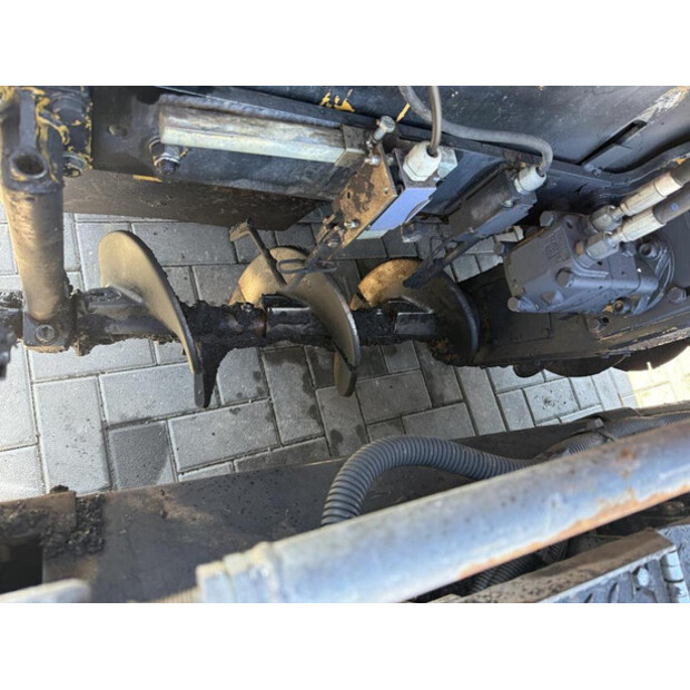 2011 كاتربيلر AP300-45716843