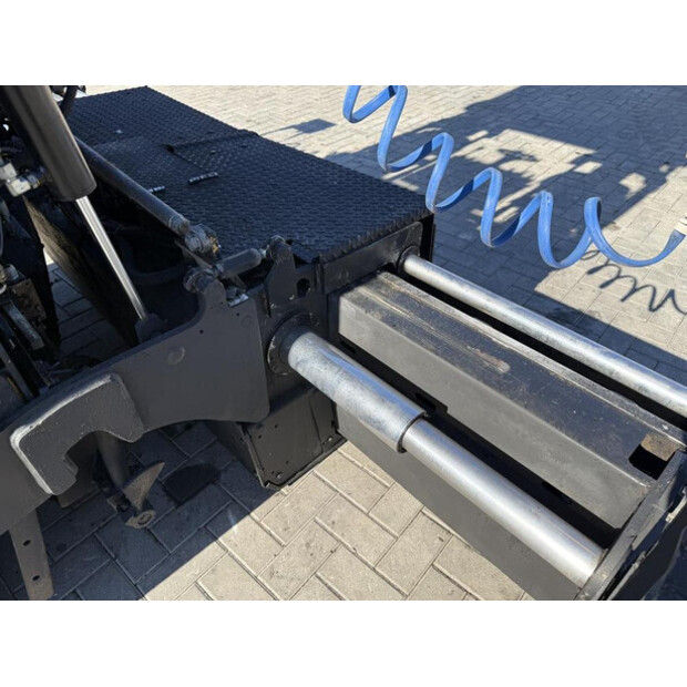 2011 كاتربيلر AP300-45716848