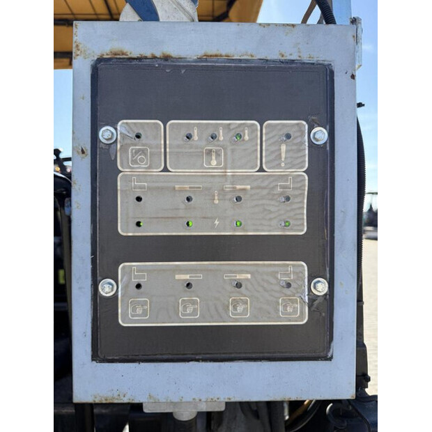 2011 كاتربيلر AP300-45716895