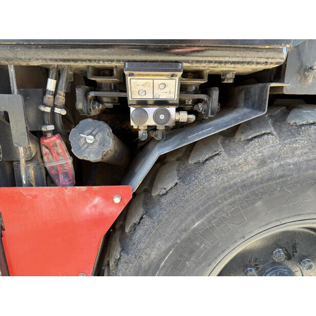 2011 كاتربيلر AP300-45716919