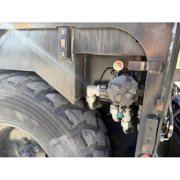 2011 كاتربيلر AP300-45716922