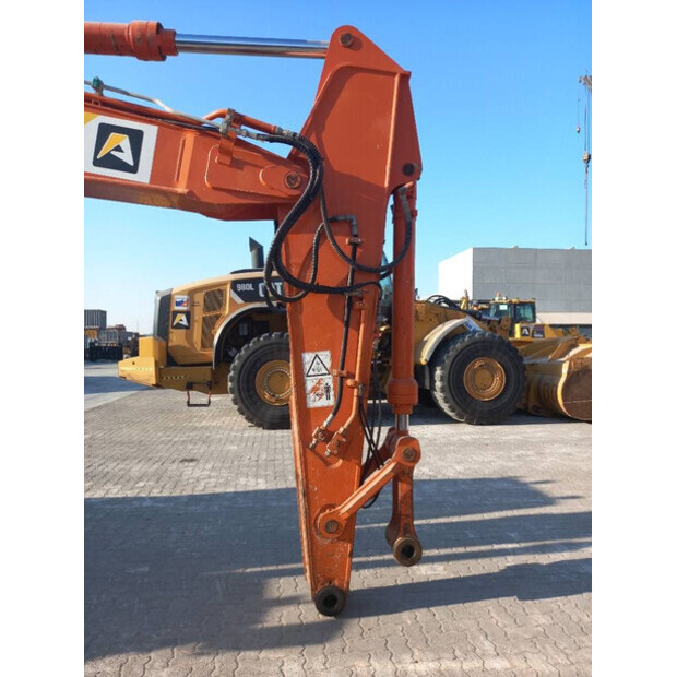 2021 هيتاشى ZX220LC-45717002