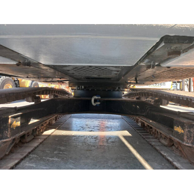 2021 هيتاشى ZX220LC-45717011