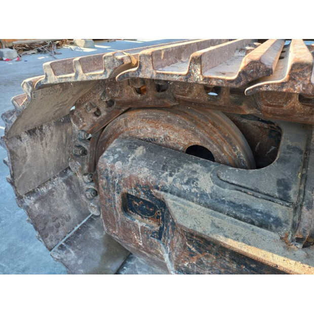 2021 هيتاشى ZX220LC-45717012