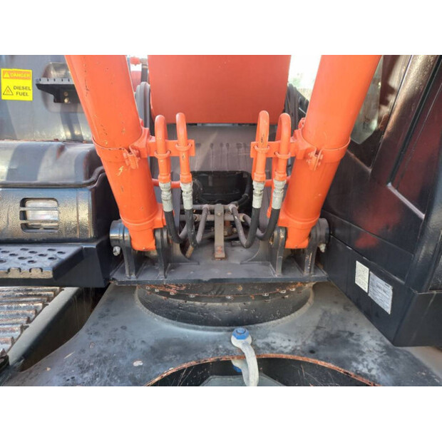 2021 هيتاشى ZX220LC-45717018