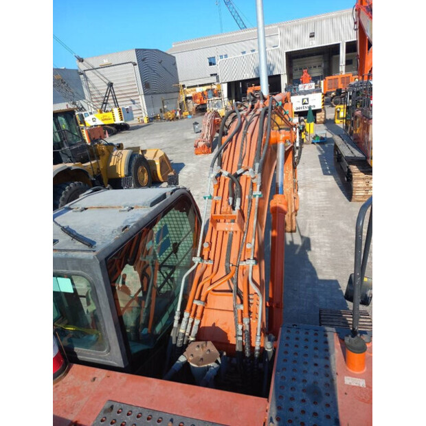 2021 هيتاشى ZX220LC-45717022