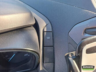 2015-ford-transit-custom-1385751-45717103