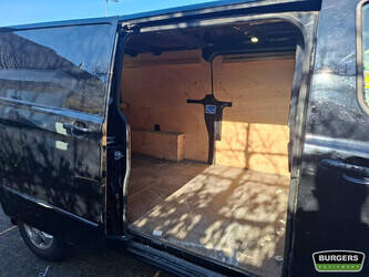 2015-ford-transit-custom-1385751-45717107