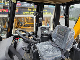 2025-jcb-3dx-plus-1404002-45717142