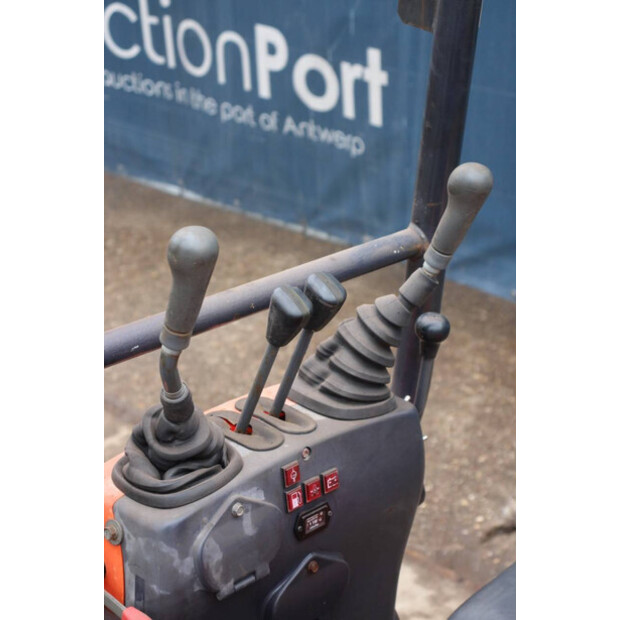 2015 KUBOTA K008-3-45717376