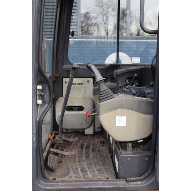 دووسان D18 VT-45717948