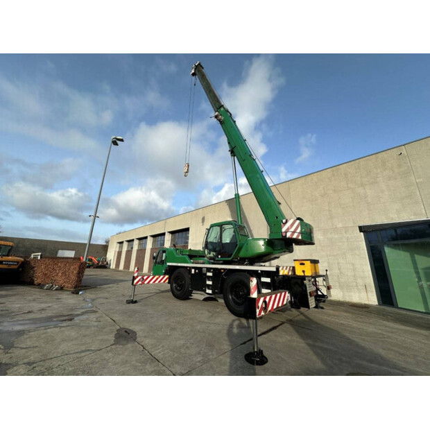 2006 تيريكس AC35L-45718427