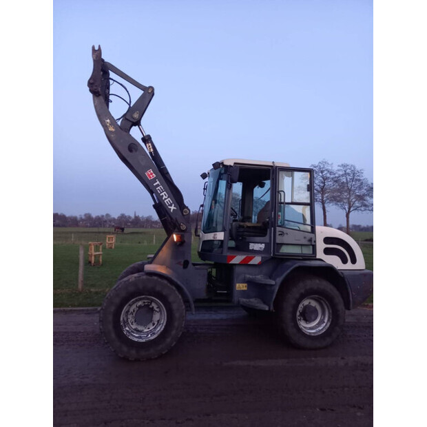 2010 تيريكس TL120-45718627