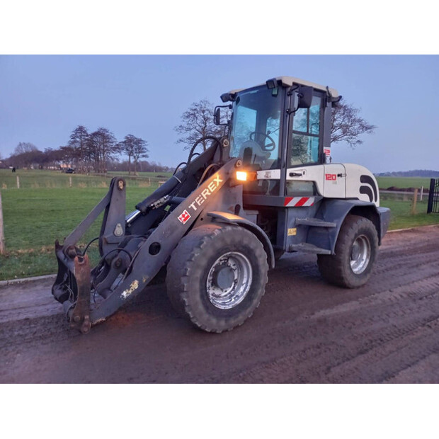 2010 تيريكس TL120-45718629