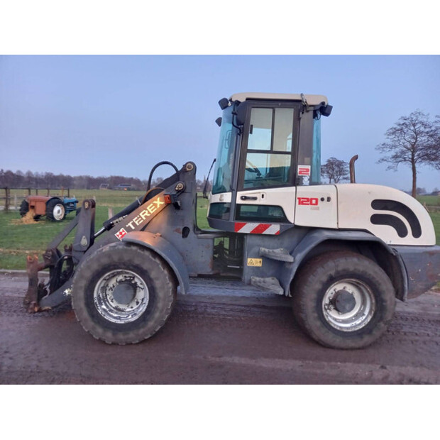 2010 تيريكس TL120-45718631