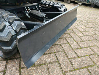 2025-ranger-xt18u-45718825