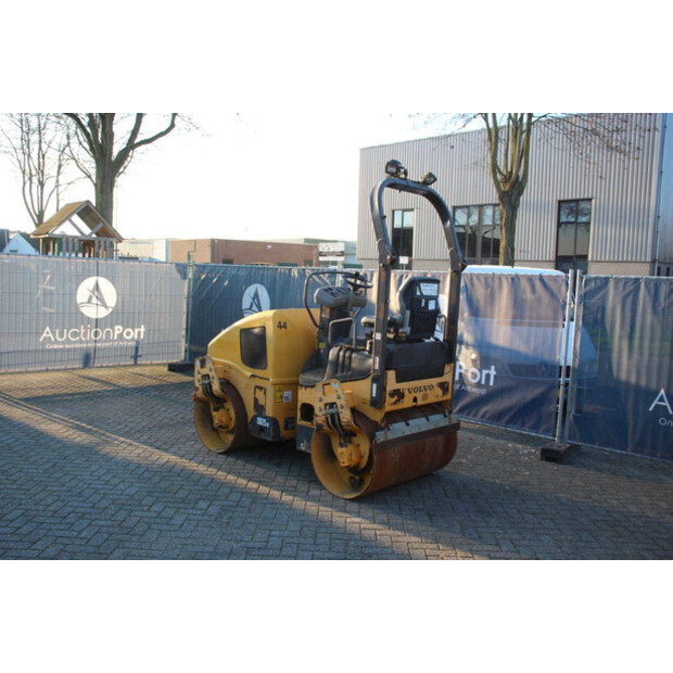 2015 Volvo DD25-45718919