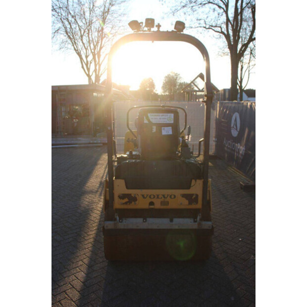 2015 Volvo DD25-45718920