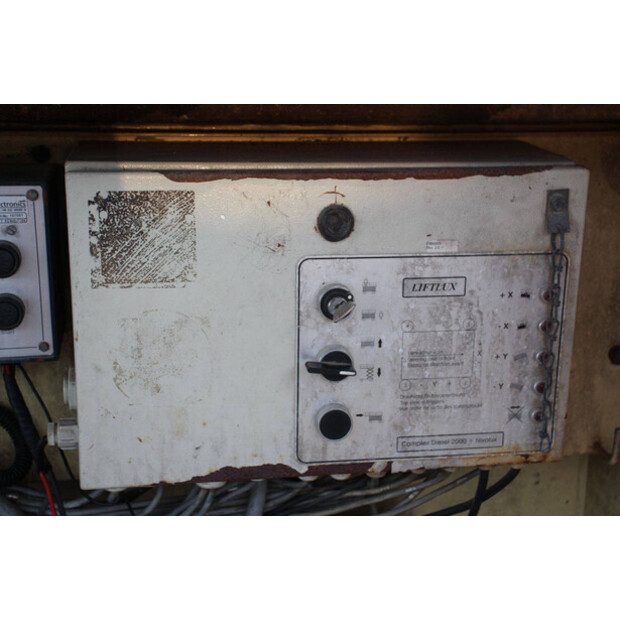 2007 جيه ال جي 245-25-45718970