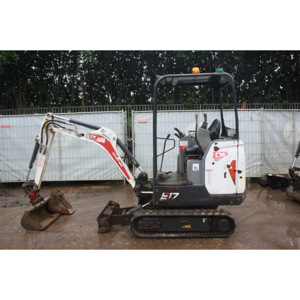 2021 بوبكات E17-45719828