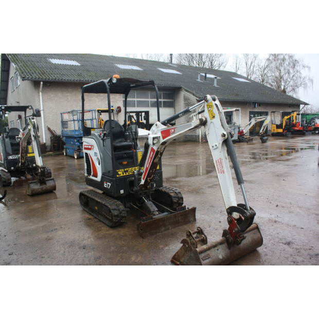 2021 بوبكات E17-45719838