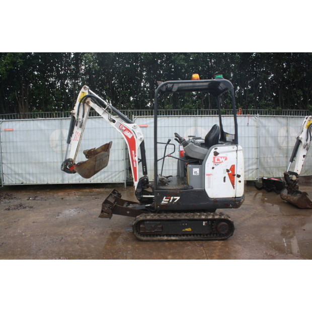 2021 بوبكات E17-45719840