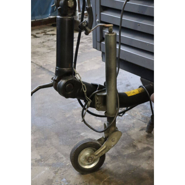 2013 Atlas-Copco XAS137-45720173