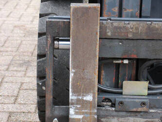 2015-linde-e25-01-1427352-45720533